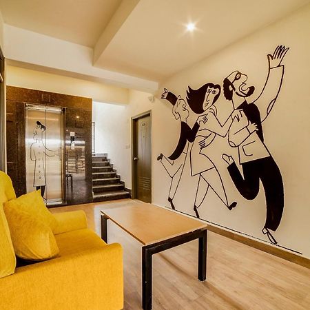 Townhouse Sarvar Hospitality Near Ascendas Park Square Mall Bangalore Exterior foto