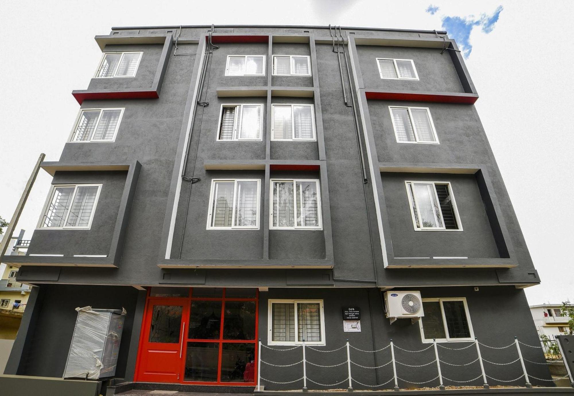Townhouse Sarvar Hospitality Near Ascendas Park Square Mall Bangalore Exterior foto